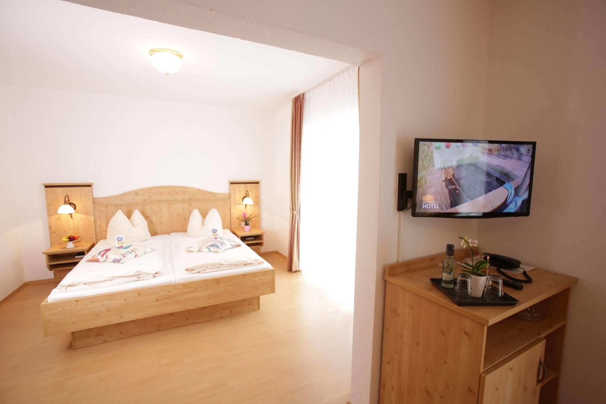 Hotel Am Kureck Bad Wiessee Exterior photo